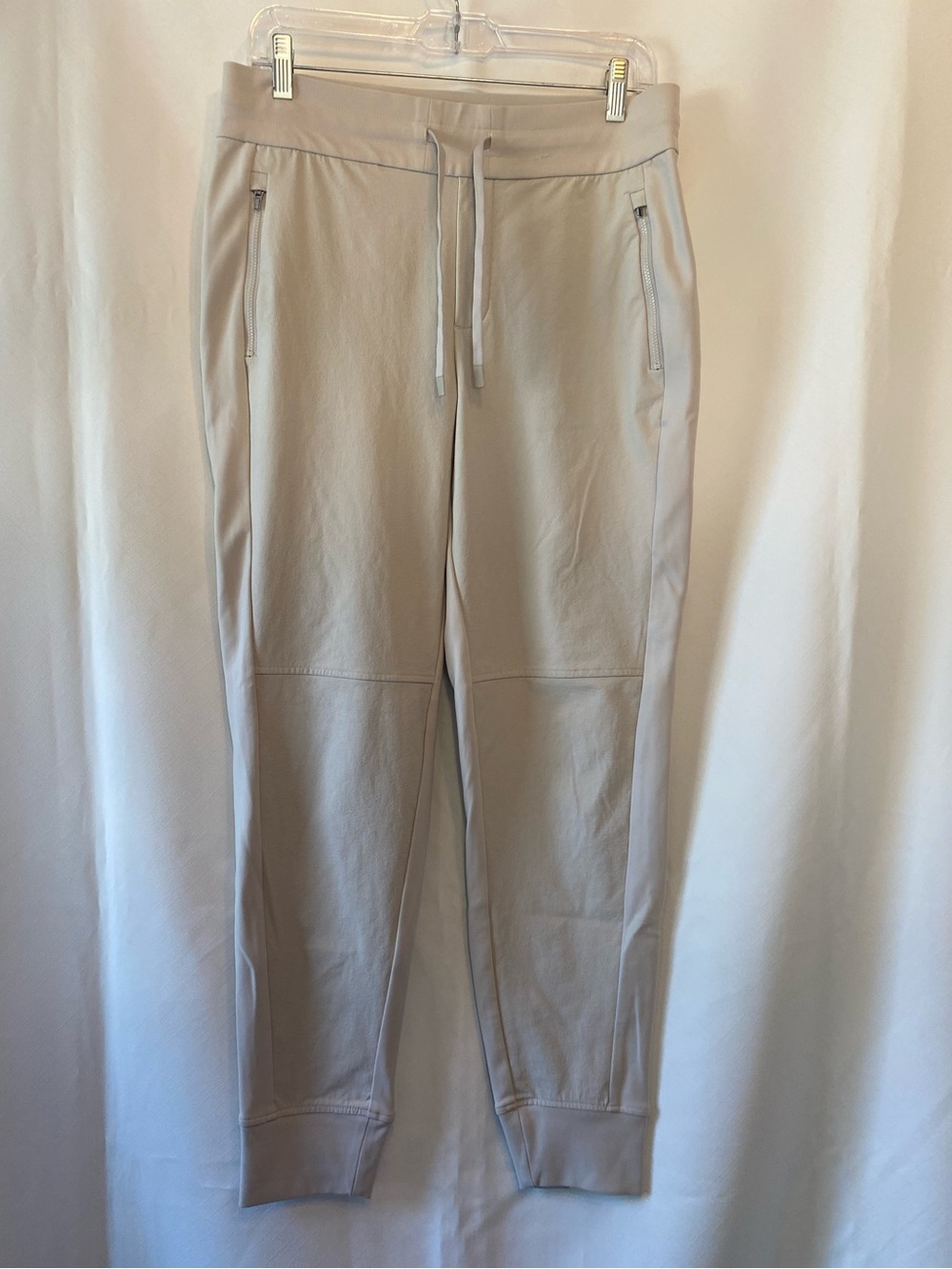 Athleta Beige Headland Hybrid Trek Mid Rise Jogger 8 Athleisure Travel Hiking